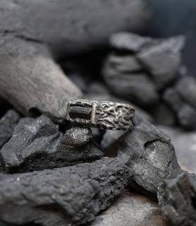 Créé par Anthony Barrouyer pièce unique en argent massif et tourmaline