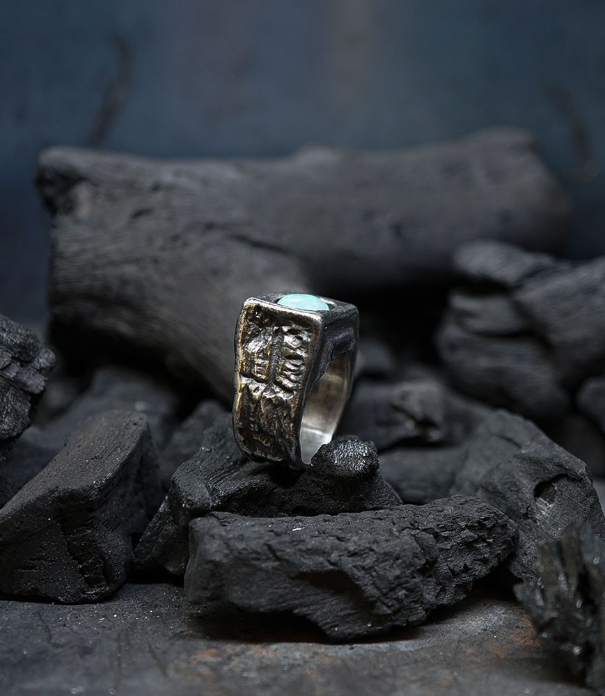 Bague de luxe en argent et opale